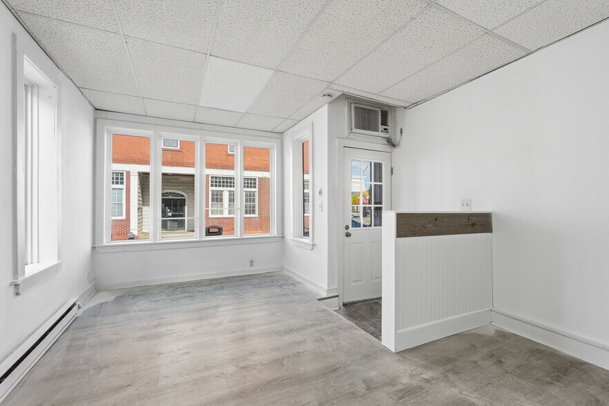 More Photos Of 22-38 School St, Westfield General Retail For Lease