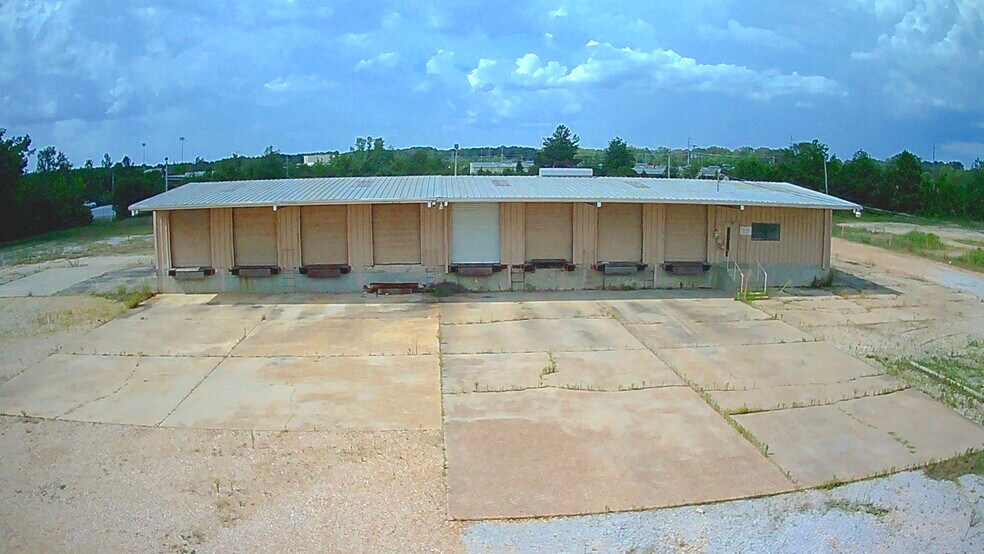 Primary Photo Of 3390 Jeff Homan Blvd, Tupelo Truck Terminal For Lease