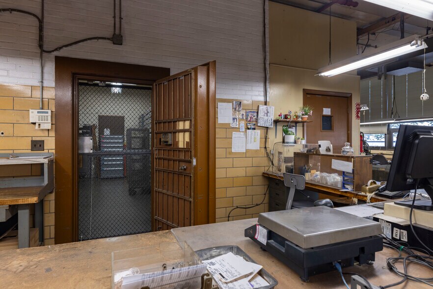 More Photos Of 735 Allens Ave, Providence Industrial For Sale