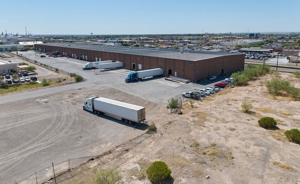 More Photos Of 300 Revere St, El Paso Warehouse For Lease