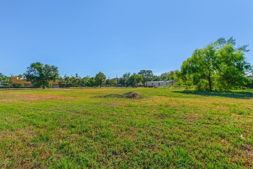 More Photos Of 11711 Veterans Memorial Dr, Houston Land For Sale