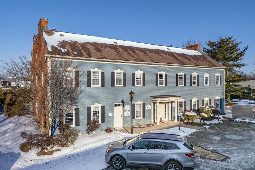 Primary Photo Of 400 Massasoit Ave, East Providence Medical For Sale
