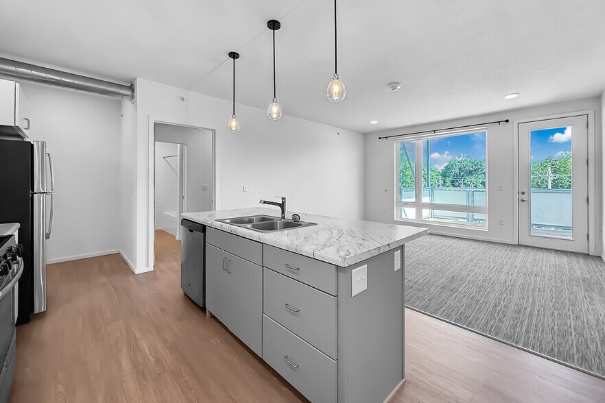 More Photos Of 4326 Hickman Rd, Des Moines Apartments For Sale