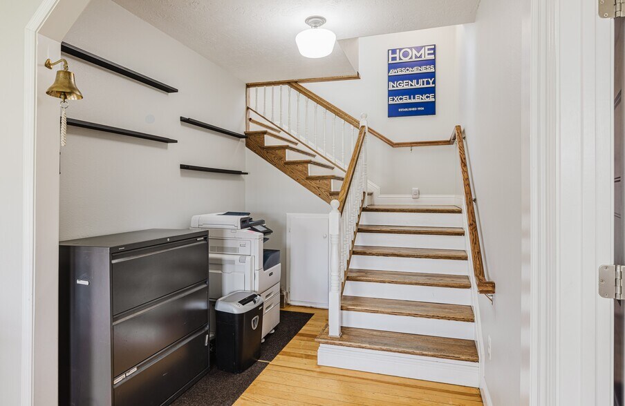 More Photos Of 114 Tonka Ln, Spring Creek Serviced Offices For Lease