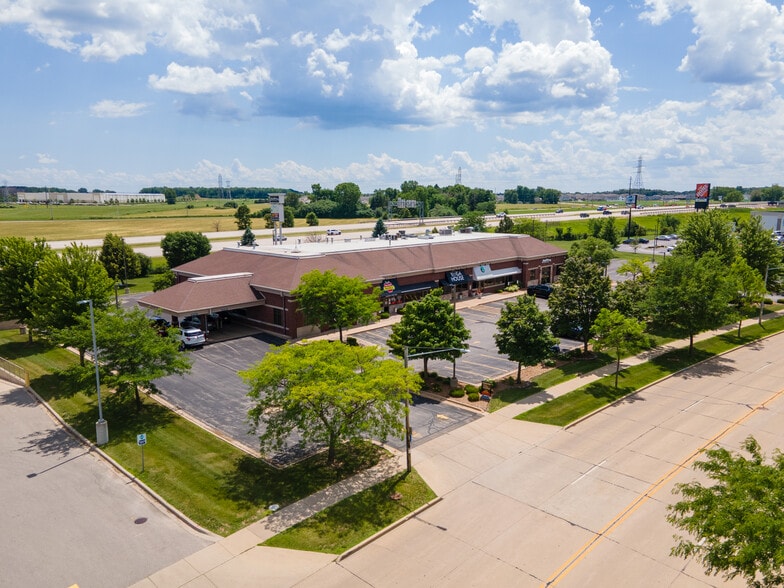 More Photos Of 2400 S Kensington Dr, Appleton Storefront Retail Office For Sale