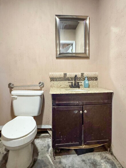 More Photos Of 109 Myrtle, Pierce City Storefront Retail Residential For Sale