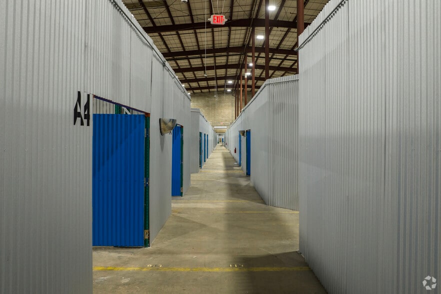 More Photos Of 5806 N 53rd St, Tampa Distribution For Lease