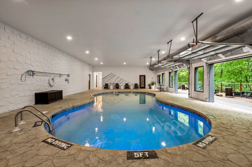 More Photos Of 4155 Dollys Dr, Sevierville Specialty For Sale