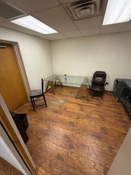 More Photos Of 5410 E Commerce Ave, Flagstaff Warehouse For Lease