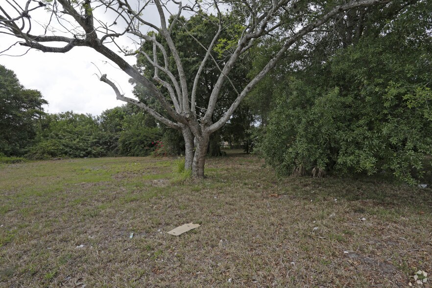 Primary Photo Of 2428-2450 Fruitville Rd, Sarasota Land For Sale