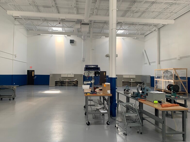 More Photos Of 135-141 Barnum Rd, Devens Manufacturing For Lease
