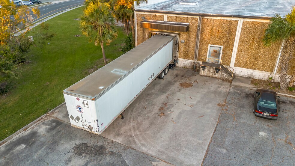 More Photos Of 311 W Central, Valdosta Manufacturing For Sale