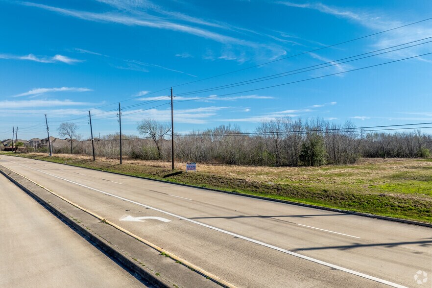 More Photos Of 2985 Kingsley dr, Pearland Land For Sale