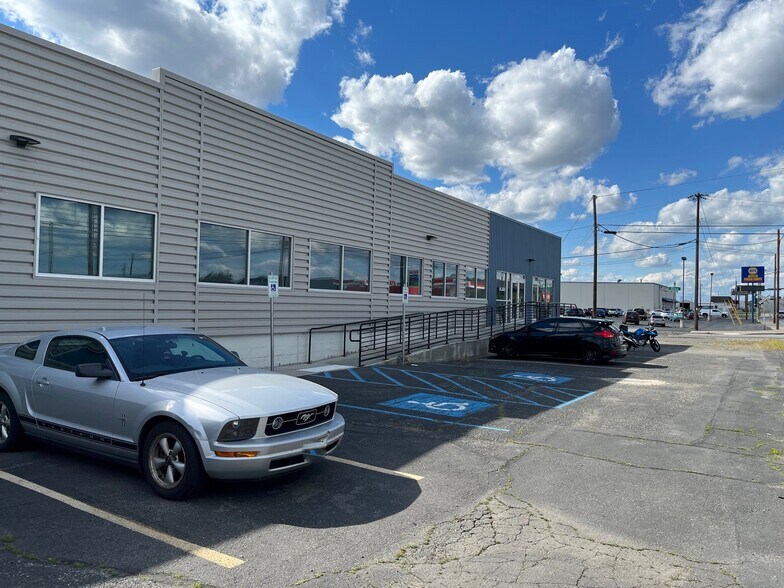 Primary Photo Of 421 N Freya St, Spokane Service For Lease