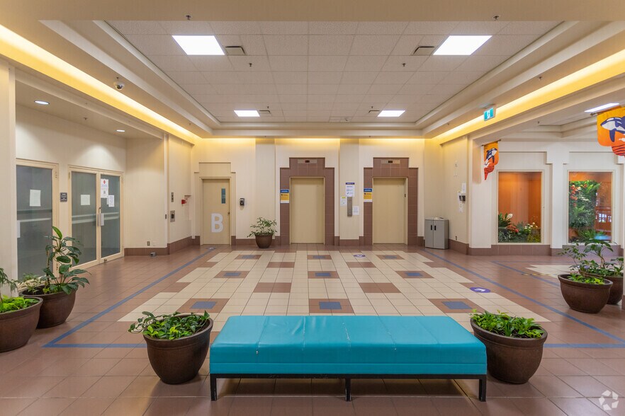 More Photos Of 910 Government St, Victoria Office For Lease