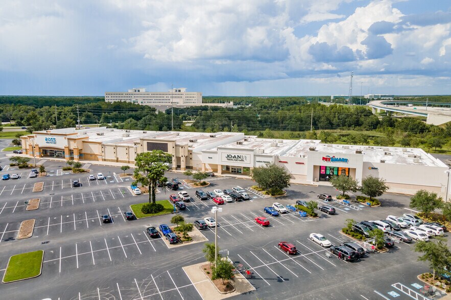 More Photos Of 6200-6290 Commerce Palms Blvd, Tampa Palms General Retail For Lease