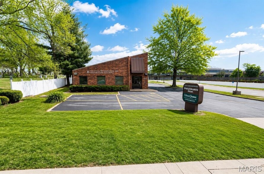 Primary Photo Of 1120 Graham Rd, Florissant Medical For Sale