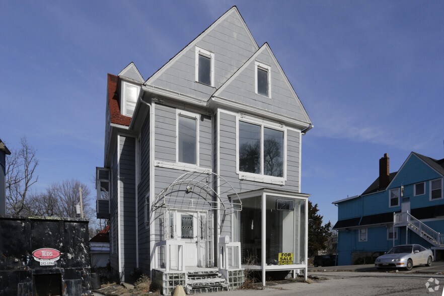 More Photos Of 1206 W 39th St, Kansas City Freestanding For Sale