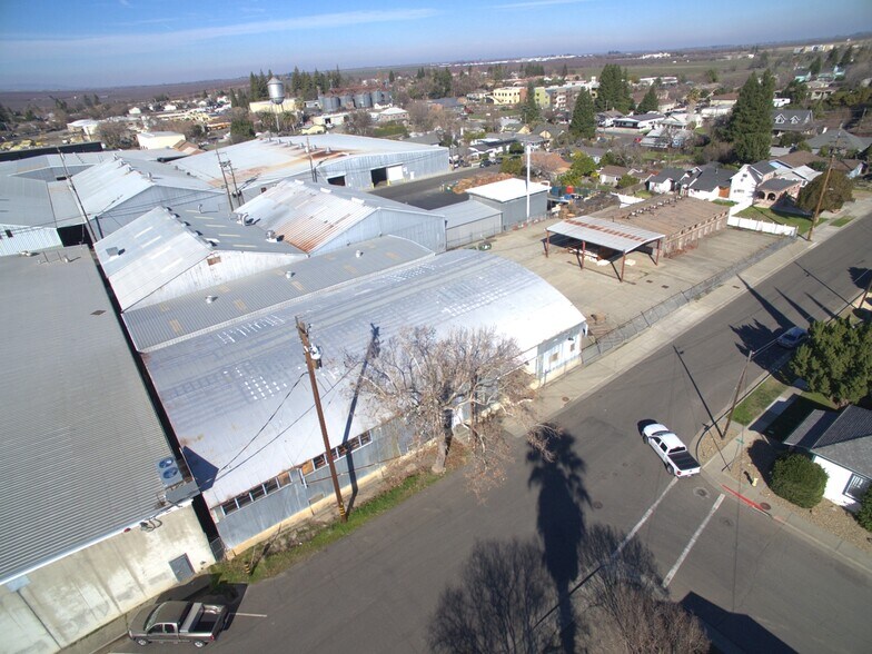 More Photos Of 11 E Abbey St, Winters Warehouse For Sale