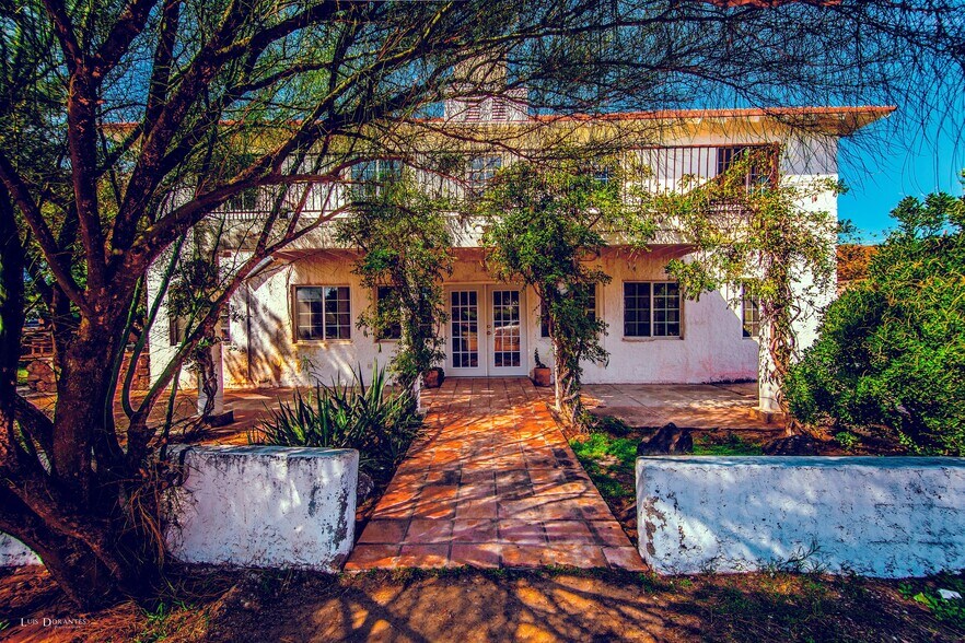 More Photos Of 2200 County Rd D061, Las Cruces Hotel For Sale