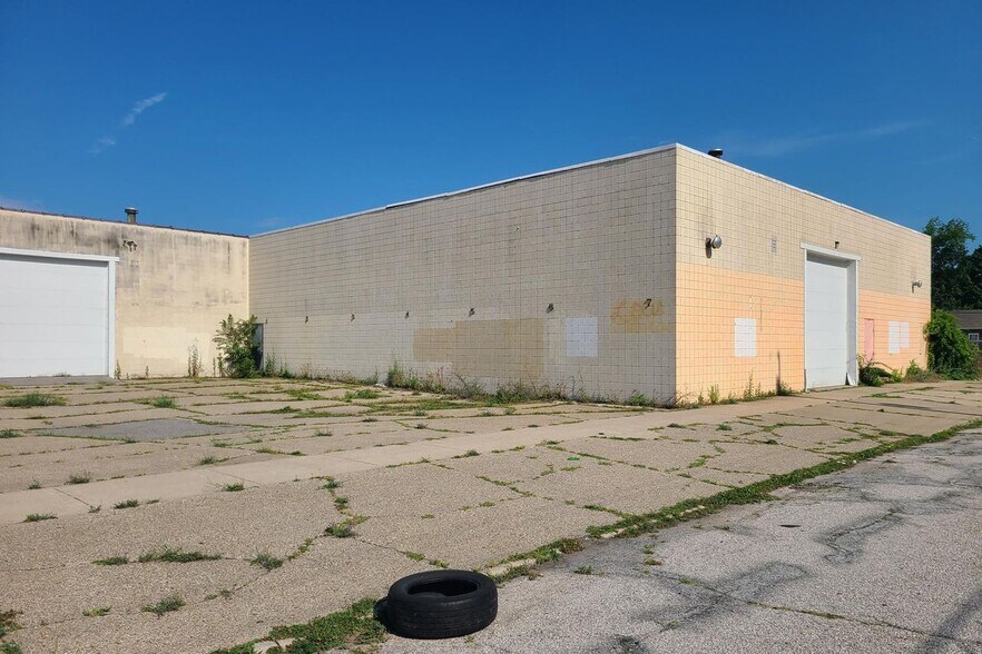 More Photos Of 1144 3rd St, Muskegon Auto Repair For Sale