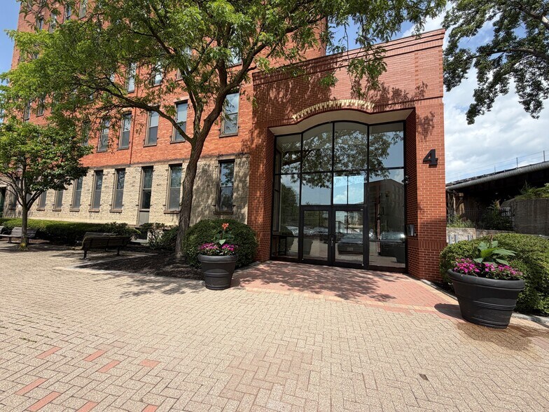More Photos Of 4 Commercial St, Rochester Loft Creative Space For Lease