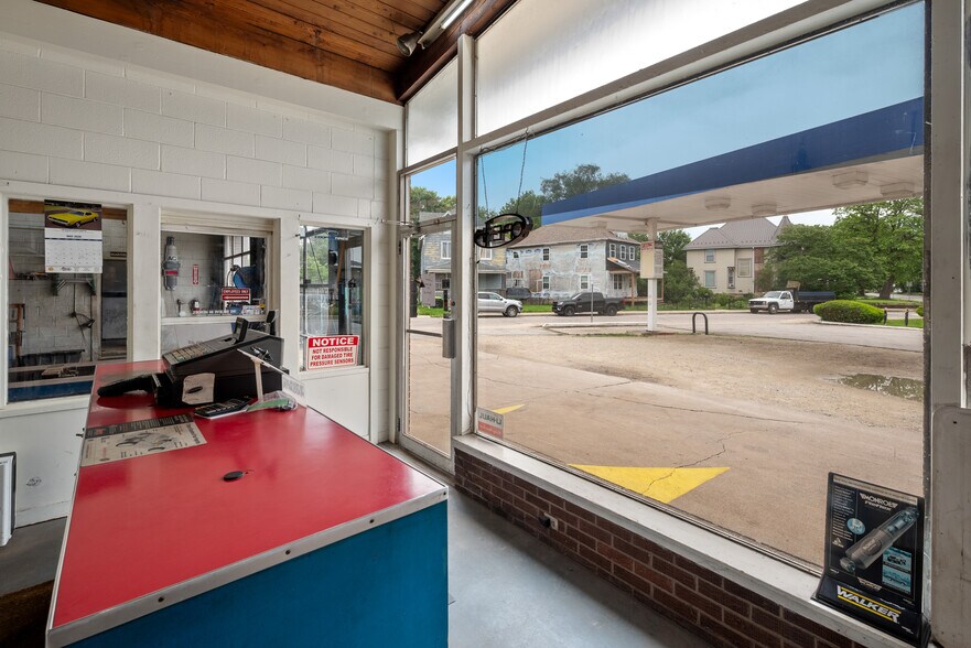 More Photos Of 602 S Jefferson St, Huntington Specialty For Sale