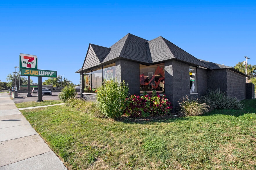 More Photos Of 4703 N Crooks Rd, Royal Oak Fast Food For Sale
