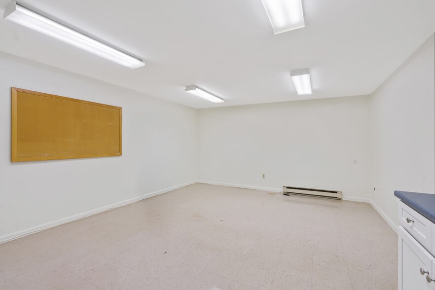 More Photos Of 7 Main St, Camden Bank For Sale