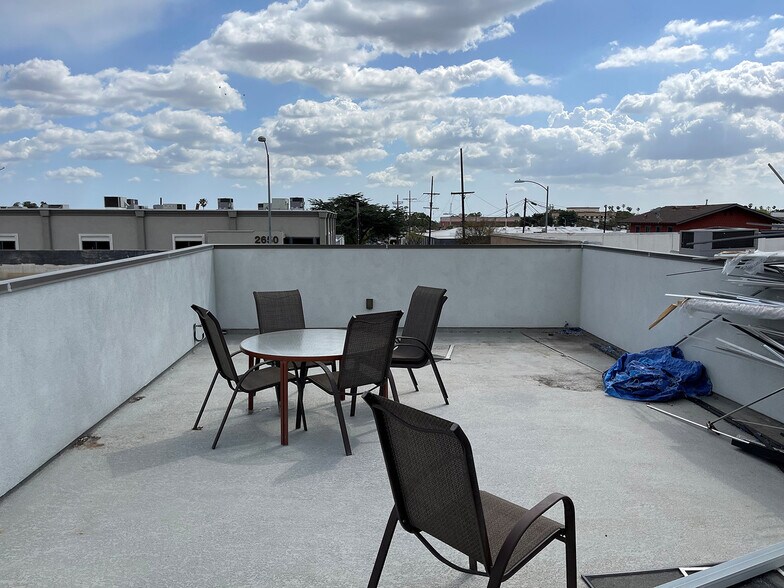 More Photos Of 2629 E Foothill Blvd, Pasadena Light Manufacturing For Sale