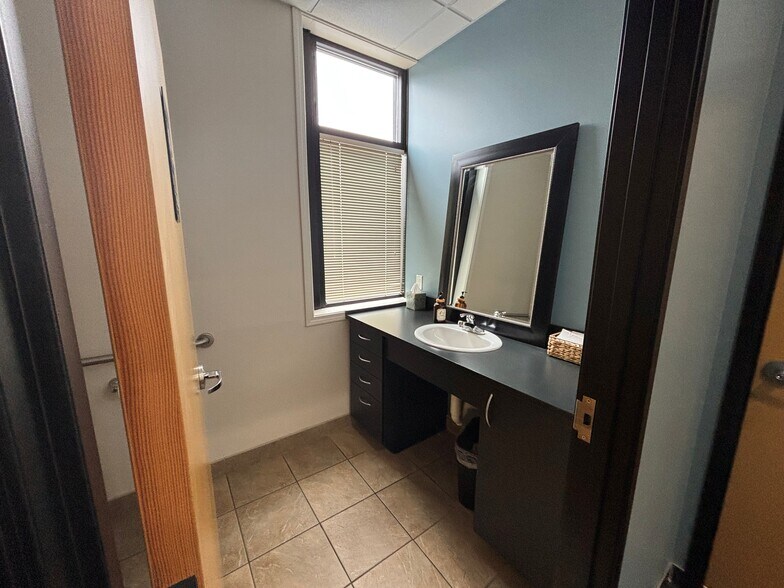 More Photos Of 6066-6084 S 12th St, Kalamazoo Storefront Retail Office For Lease