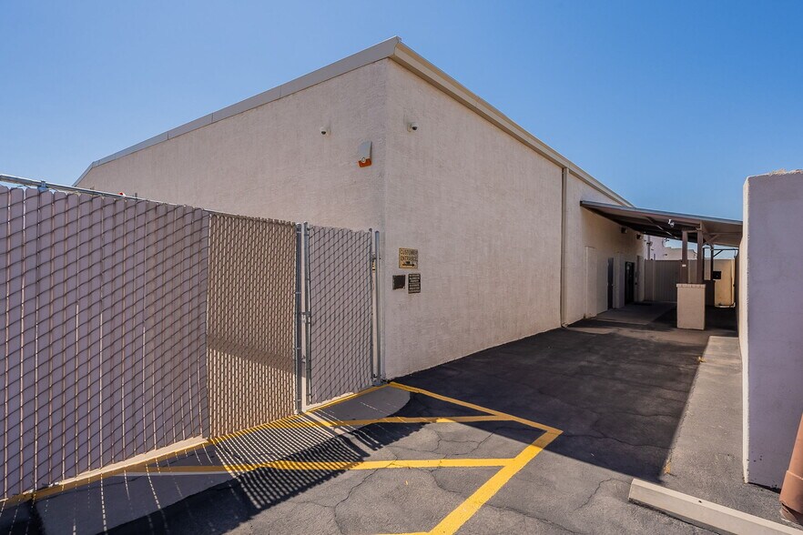 More Photos Of 4205 W Glenrosa Ave, Phoenix Warehouse For Lease