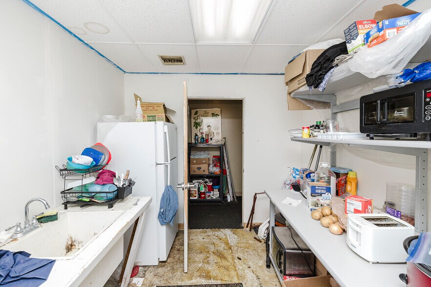 More Photos Of 2206 E 101st St N, Valley Center Specialty For Sale