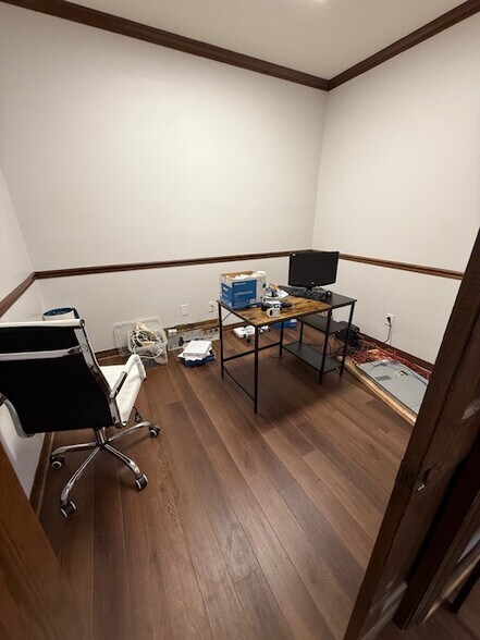 More Photos Of 7840 Pine Forest Rd, Pensacola Office For Sale