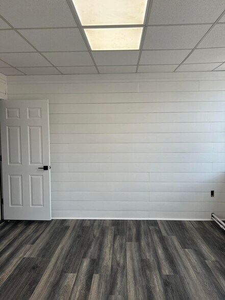 More Photos Of 251 E Main St, Batavia Office For Sale