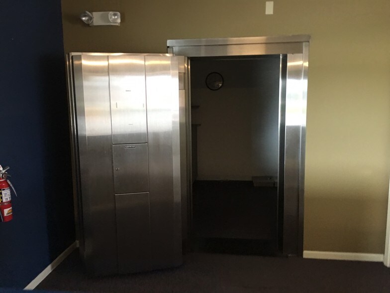 More Photos Of 461 Brown Blvd, Bourbonnais Medical For Lease