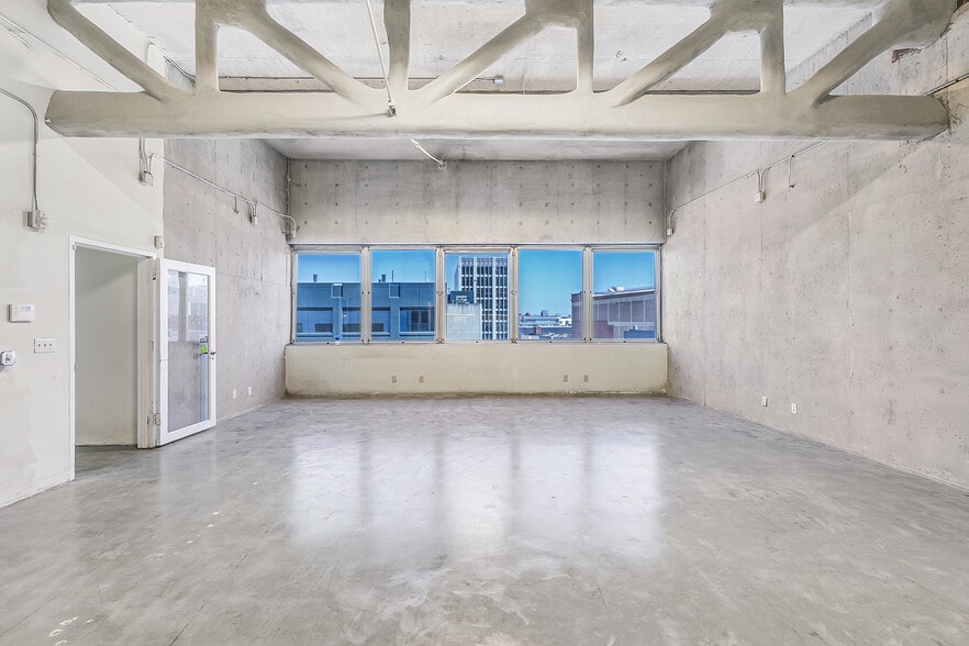 More Photos Of 1011 S Los Angeles St, Los Angeles Loft Creative Space For Lease