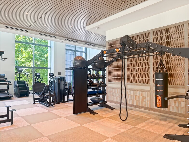 More Photos Of 1420 5th Ave, Seattle Coworking Space