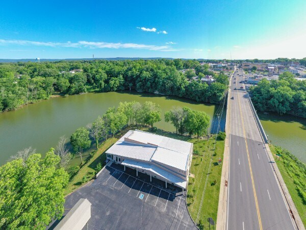 More Photos Of 410 Dinah Shore Blvd, Winchester Office Residential For Sale