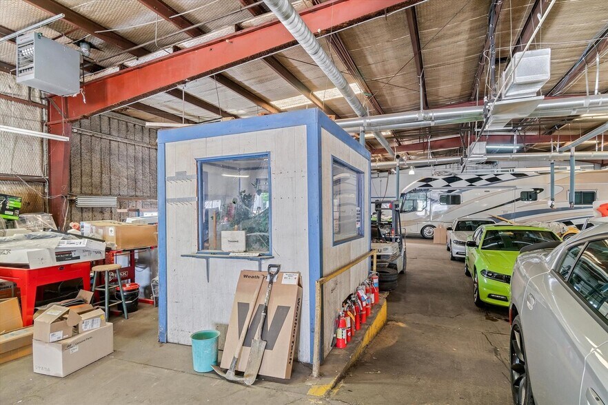 More Photos Of 1608 W Moore Ave, Terrell Auto Dealership For Sale