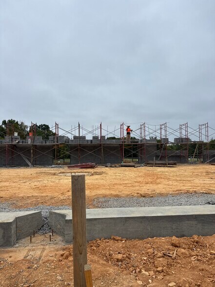 More Photos Of 621 Sage Road, White House General Retail For Lease