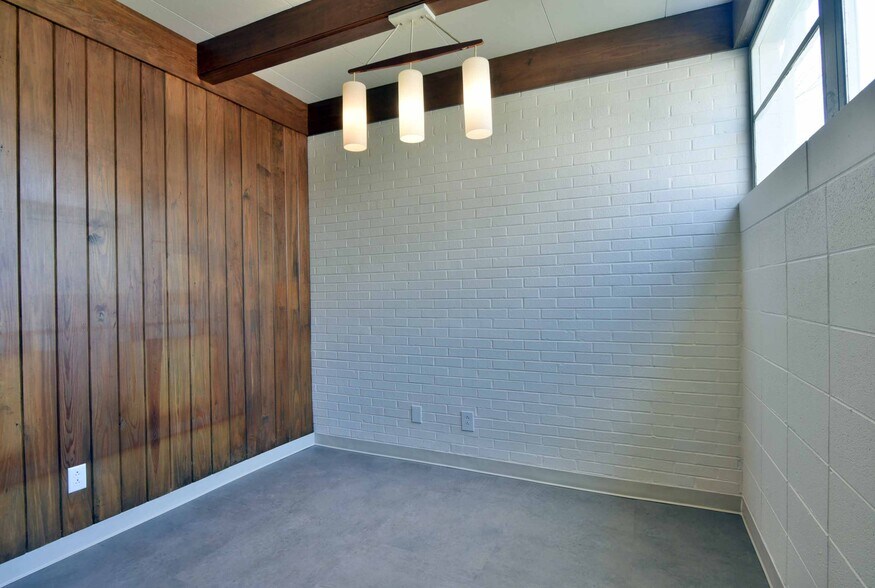 More Photos Of 500 N Jefferson St, Albany Medical For Sale