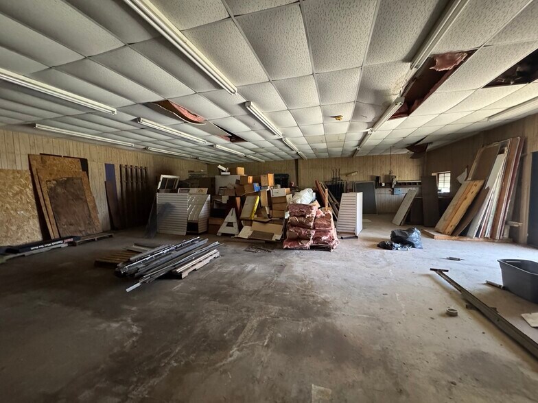 More Photos Of 2130 Austin Hwy, San Antonio General Retail For Sale