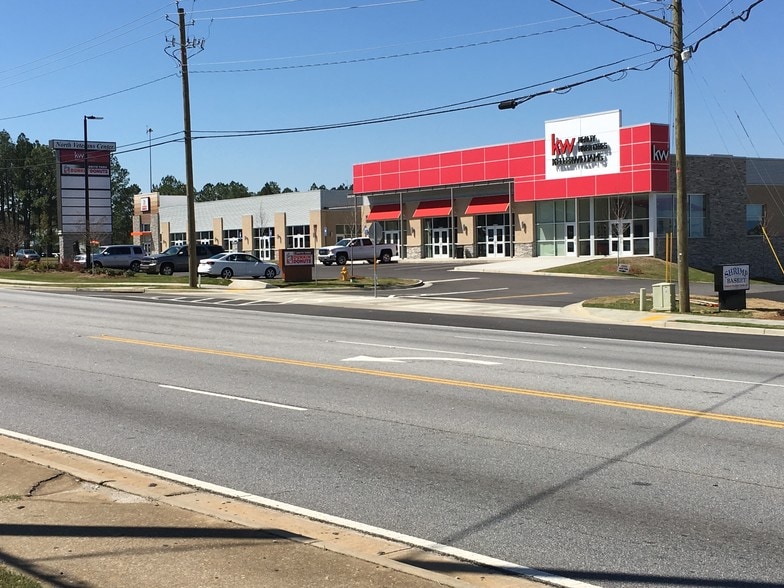 Primary Photo Of 6053 Veterans Pkwy, Columbus Storefront Retail Office For Lease