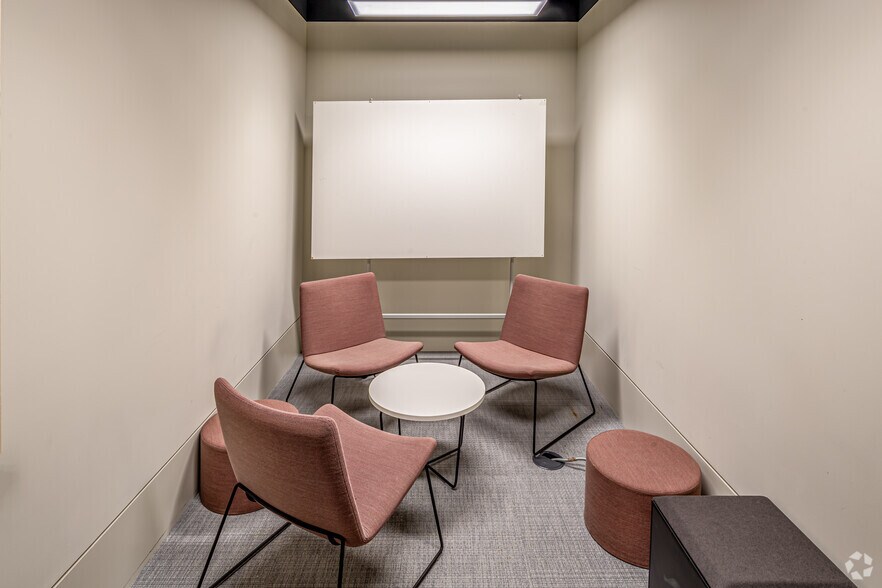 More Photos Of 20 Farringdon St, London Coworking Space