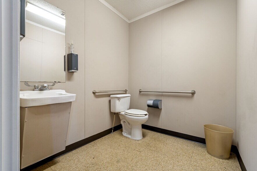 More Photos Of 5674 AL Highway 68, Collinsville Bank For Sale