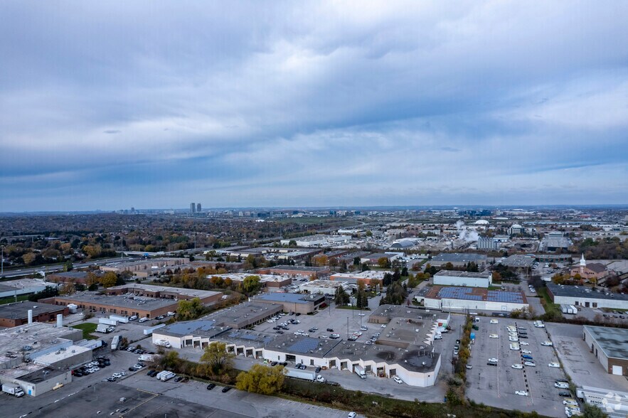 More Photos Of 90 Nolan Ct, Markham Service For Lease