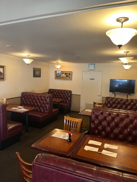 More Photos Of 41025 Big Bear Blvd, Big Bear Lake Restaurant For Sale