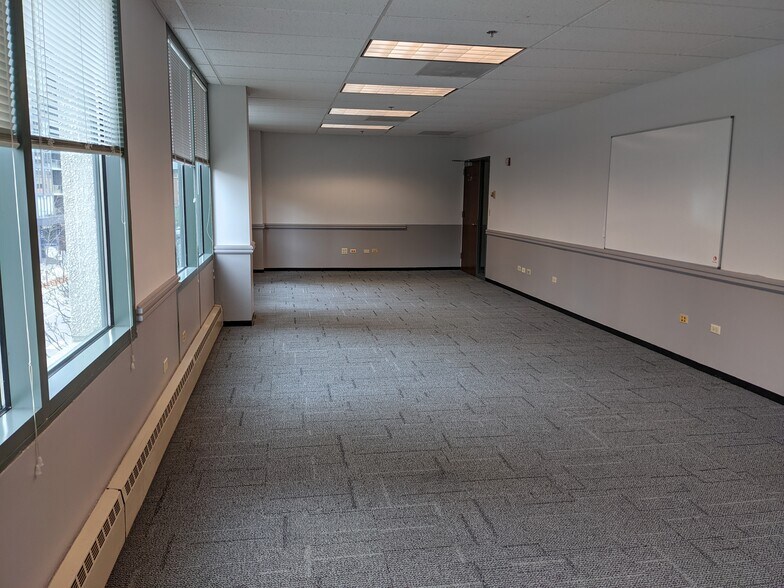 More Photos Of 1111 N Wells St, Chicago Office For Lease