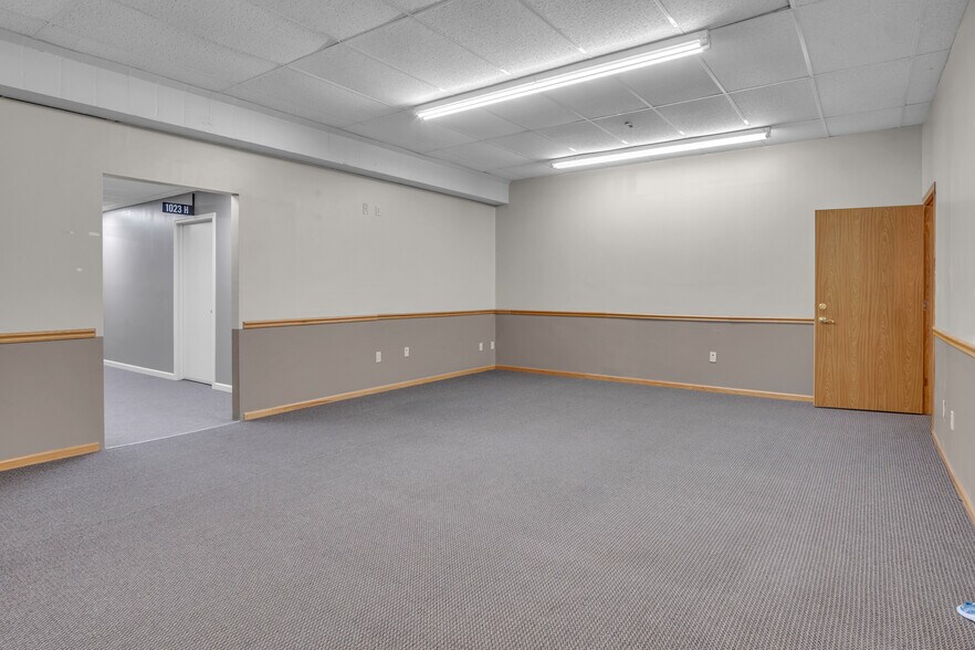 More Photos Of 1023-1039 Washington Rd, Newton Storefront Retail Office For Sale